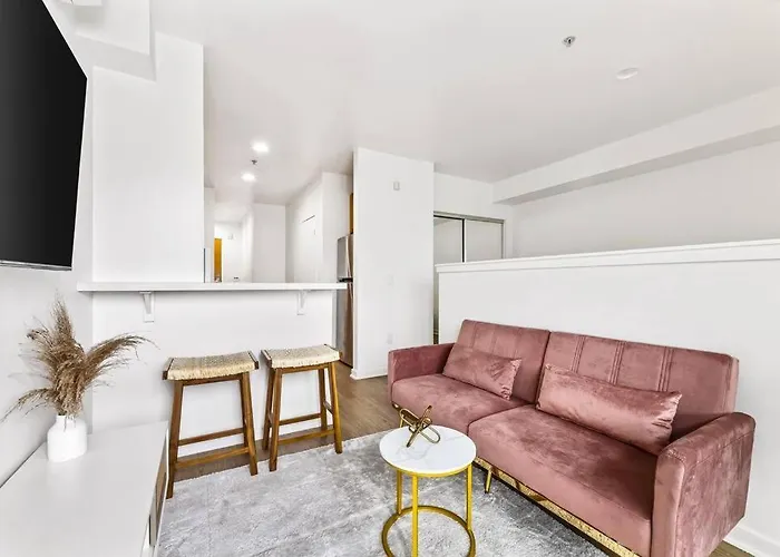 Amazing Studio In Sm Promenade! Free Parking!