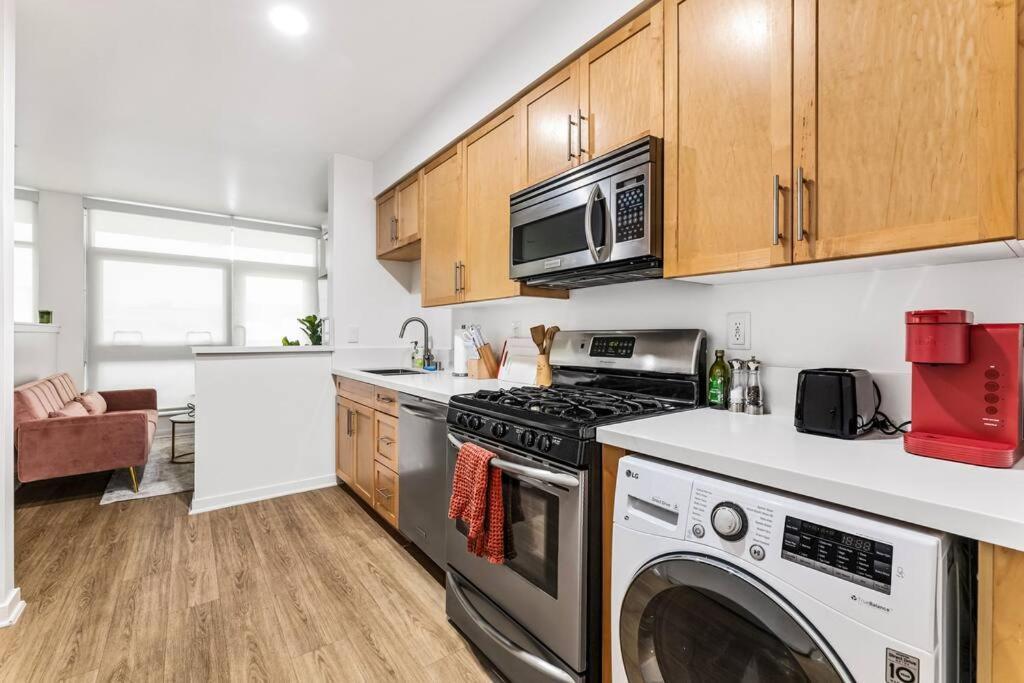 Apartment Amazing In Sm Promenade! Free Parking!